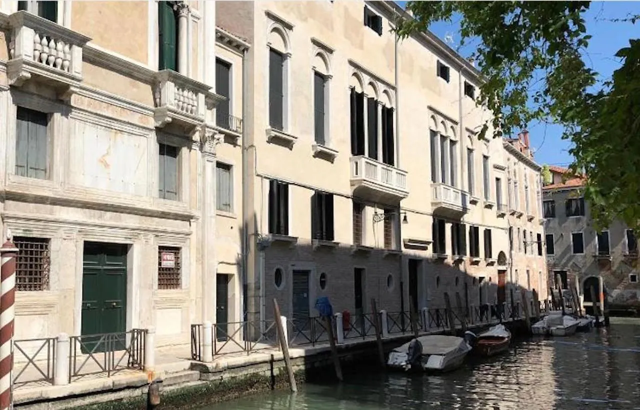 Scaleter - A Fine Luxury Apartment In Palazzo With Canal View Venice