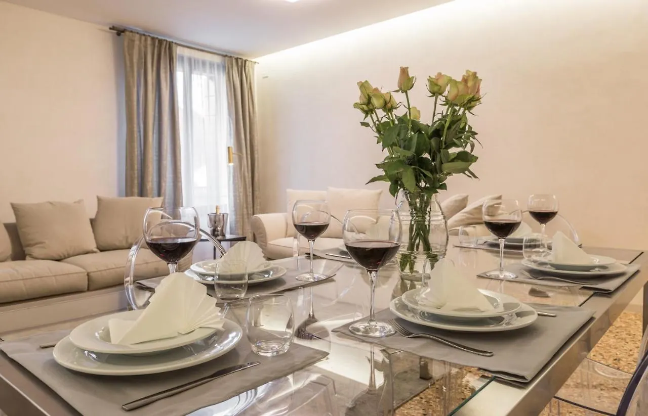 Scaleter - A Fine Luxury Apartment In Palazzo With Canal View Venice